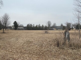 1656 Sir Lawrence Dr, Dixon, IL 61021