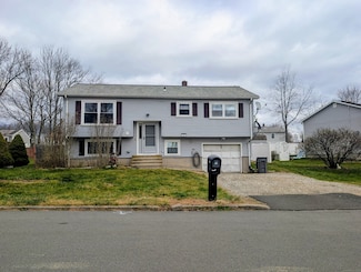30 Cardinal Ln, Naugatuck, CT 06770
