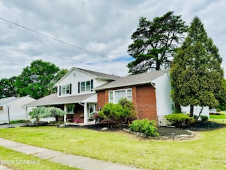 7 Rosewood Dr, Milltown, NJ 08850