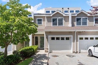 43 Lawton Brook Ln, Portsmouth, RI 02871