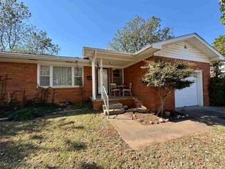 915 S Howerton Place, Cushing, OK 74023