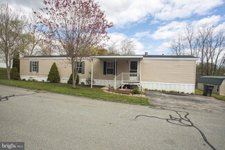 83 Cherokee Dr, Windsor, PA 17366