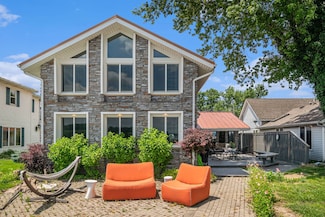 1408 S Harkless Dr, Syracuse, IN 46567