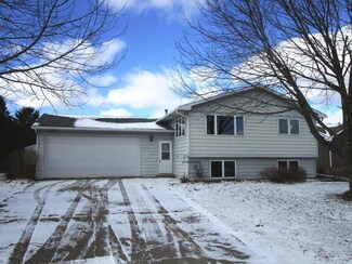 320 2nd St NE, Plainview, MN 55964