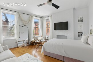 304 W 10th St Unit 2A, New York, NY 10014