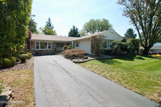 18 Oaklyn Ln, Matawan, NJ 07747