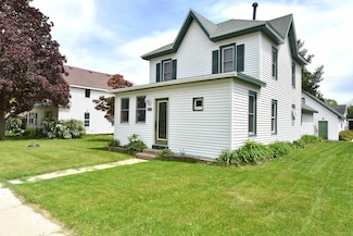 336 Lincoln Ave, Rio, WI 53960