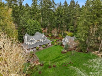 10052 NE Winther Rd, Bainbridge Island, WA 98110