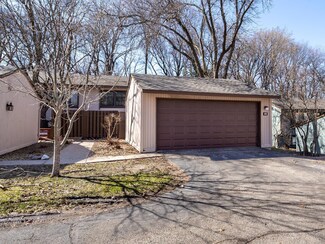 44 River Woods Ln, Burnsville, MN 55337