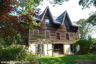 13 Lobsterville Rd, Aquinnah, MA 02535