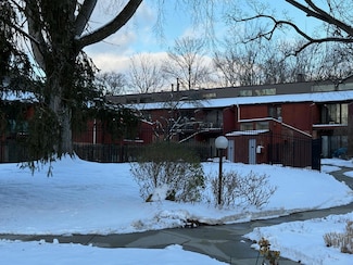 2411 Packard St Unit 51E, Ann Arbor, MI 48104