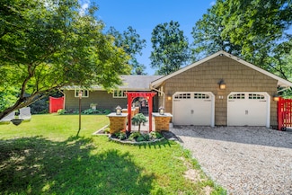 92 Kenmore Rd, Bloomfield, CT 06002