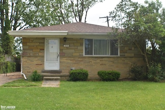 19508 Salisbury St, Saint Clair Shores, MI 48080