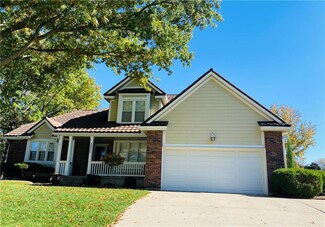 5221 NE Fairway Homes Dr, Lees Summit, MO 64064