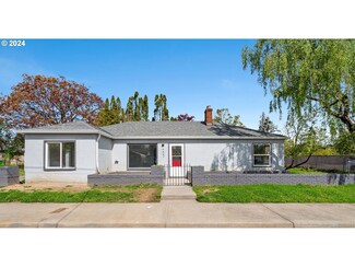 6237 SE Sherrett St, Portland, OR 97206