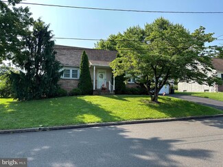 5 Dill Ave, Perkasie, PA 18944
