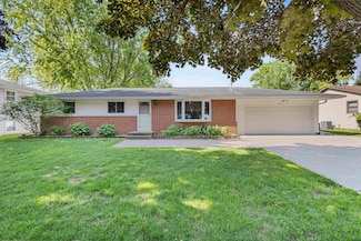 1073 April Ln, Green Bay, WI 54304