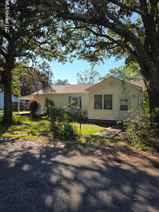 463 Oak Grove Ave, Gulfport, MS 39507