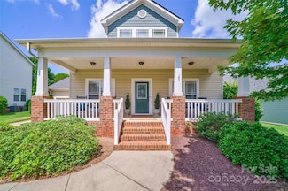 8509 Castle Cliff Dr, Matthews, NC 28105