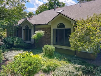 196 Woodsong Way Unit 44A, Chagrin Falls, OH 44023