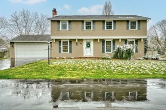 977 Whalen Rd, Penfield, NY 14526
