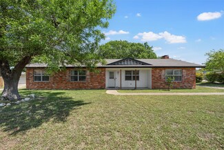 733 Bellaire Dr, Woodway, TX 76712