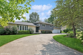 42 Carlisle Rd, Hawthorn Woods, IL 60047