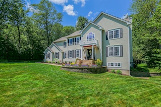 66 Warren Glen, Burlington, CT 06013