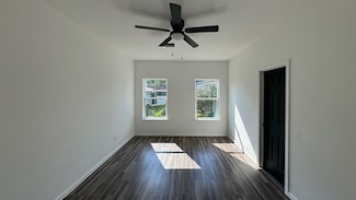 322 W Nazro St, Baytown, TX 77520