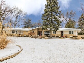 224 Park Dr, Palatine, IL 60067