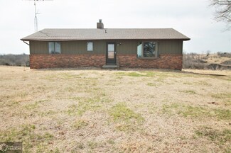 2732 270th St, Clarinda, IA 51632