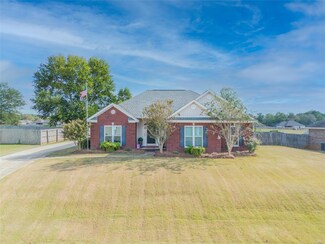 415 Ridge Point Dr, Deatsville, AL 36022