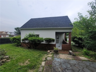 424 Desota St, East Mc Keesport, PA 15035