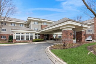 605 Barrington Ave Unit 228, East Dundee, IL 60118