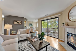 21239 Gary Dr Unit 317D, Castro Valley, CA 94546