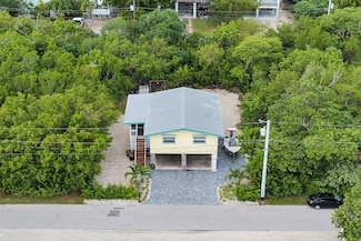 31042 Hibiscus Dr, Big Pine Key, FL 33043