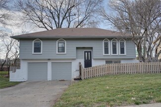 9958 Fairlane Rd, Lenexa, KS 66215