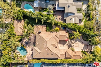 14933 Sutton St, Sherman Oaks, CA 91403