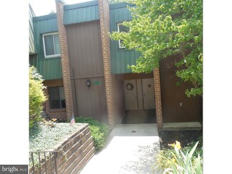 1211 Meadowview Ln, Mont Clare, PA 19453