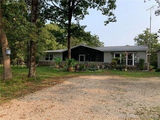 2733 State Road A, Linn Creek, MO 65052