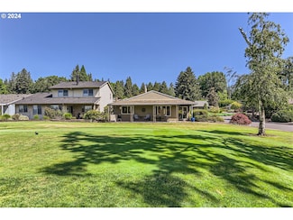 10230 SW Highland Dr, Portland, OR 97224