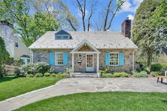 53 Sheldrake Ave, Larchmont, NY 10538