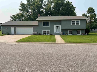 306 N Calvert Ave, Elwood, NE 68937