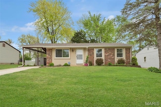 2866 Radnor St, Saint Charles, MO 63301