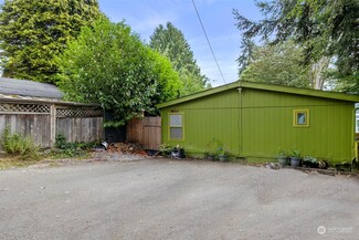 18700 4th Ave NE, Suquamish, WA 98392