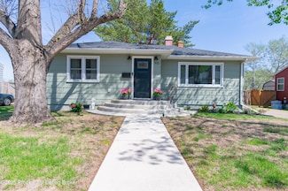932 5th Ave W, Dickinson, ND 58601
