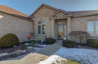 901 Pheasant Run Rd, Tuscola, IL 61953