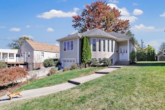 54 Warner Ave, Middletown, CT 06457