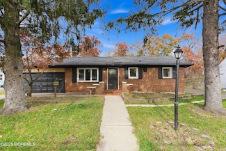 215 Sunset Ln, Howell, NJ 07731