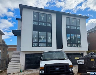 332 12th St Unit A, Palisades Park, NJ 07650